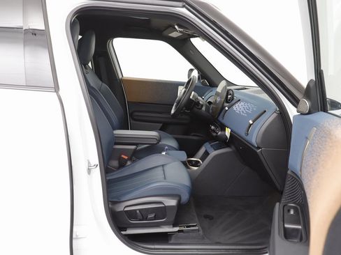 Certified 2025 MINI Cooper Countryman S image 18