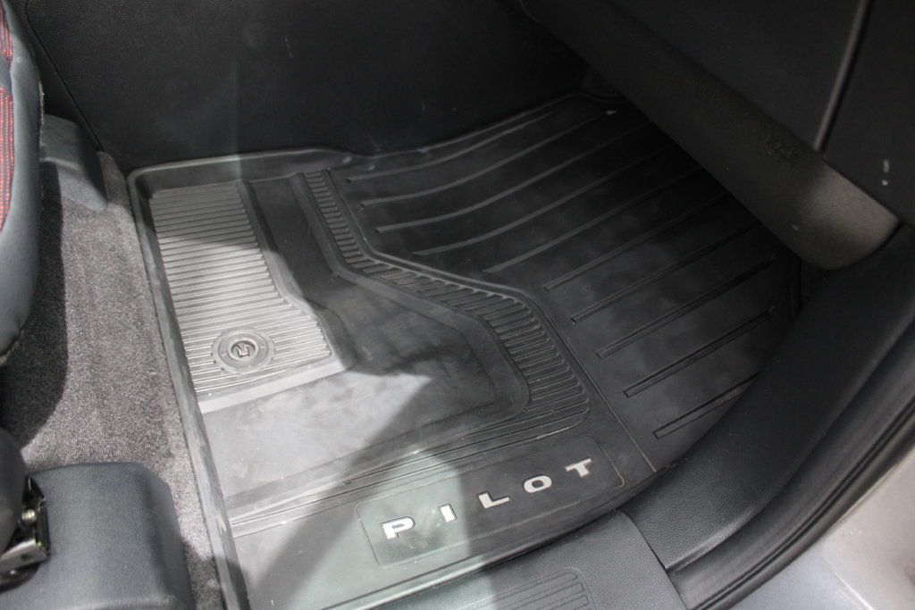 Used 2025 Honda Pilot Black Edition image 46