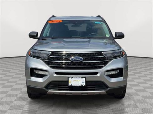 Certified 2023 Ford Explorer XLT w/ Equipment Group 202A AWD/4WD image 2