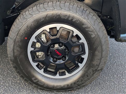 Used 2026 Toyota Tacoma TRD Off-Road image 12