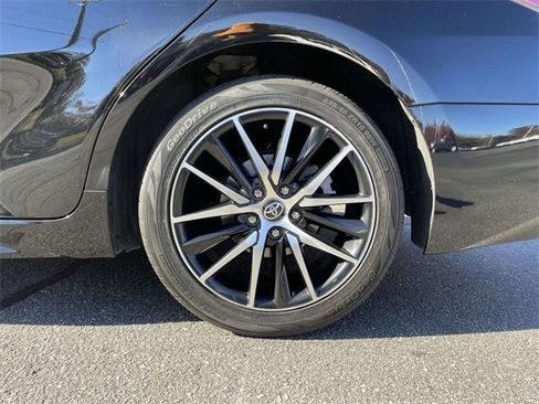 Used 2023 Toyota Camry SE image 9