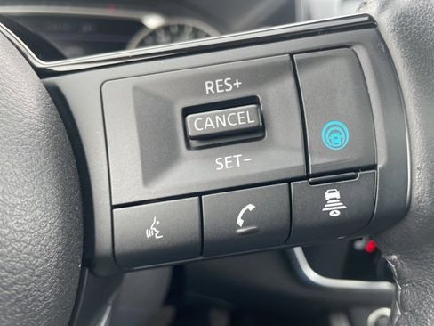 Used 2023 Nissan Rogue SV image 21