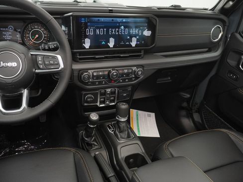 New 2026 Jeep Wrangler Unlimited Sahara AWD/4WD image 20