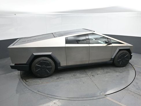 Used 2024 Tesla Cybertruck Cyberbeast AWD/4WD image 31