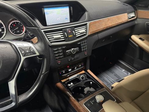 Used 2013 Mercedes-Benz E 350 4MATIC Sedan image 39
