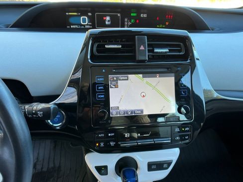 Used 2017 Toyota Prius Four image 16