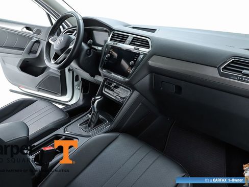 Used 2022 Volkswagen Tiguan SE FWD image 32