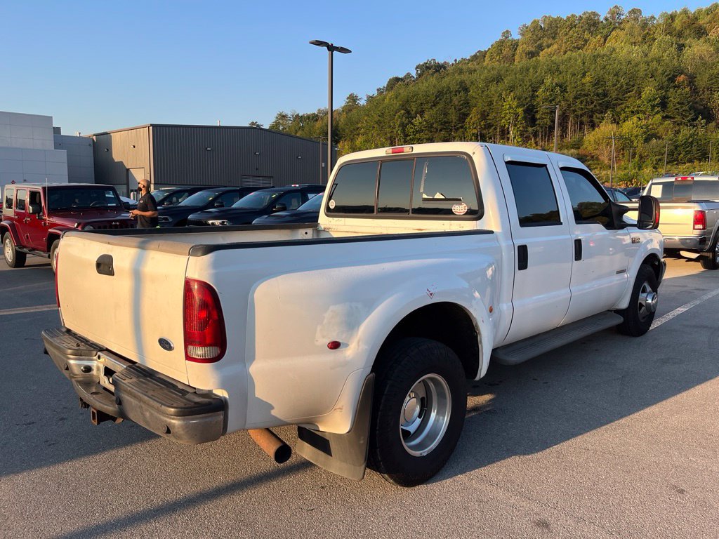 Used 2004 Ford F350 2WD Crew Cab DRW Super Duty image 4