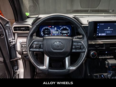 Used 2024 Toyota Tacoma TRD Off-Road image 15