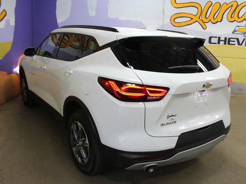 Used 2024 Chevrolet Blazer LT w/ Convenience Package FWD image 5