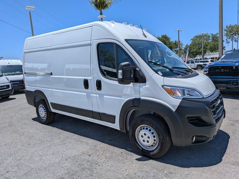 New 2026 RAM ProMaster 2500 w/ Convenience Group FWD image 2