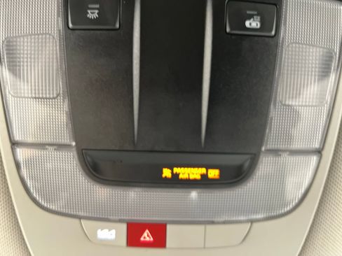 Used 2024 Kia Sorento S FWD image 76