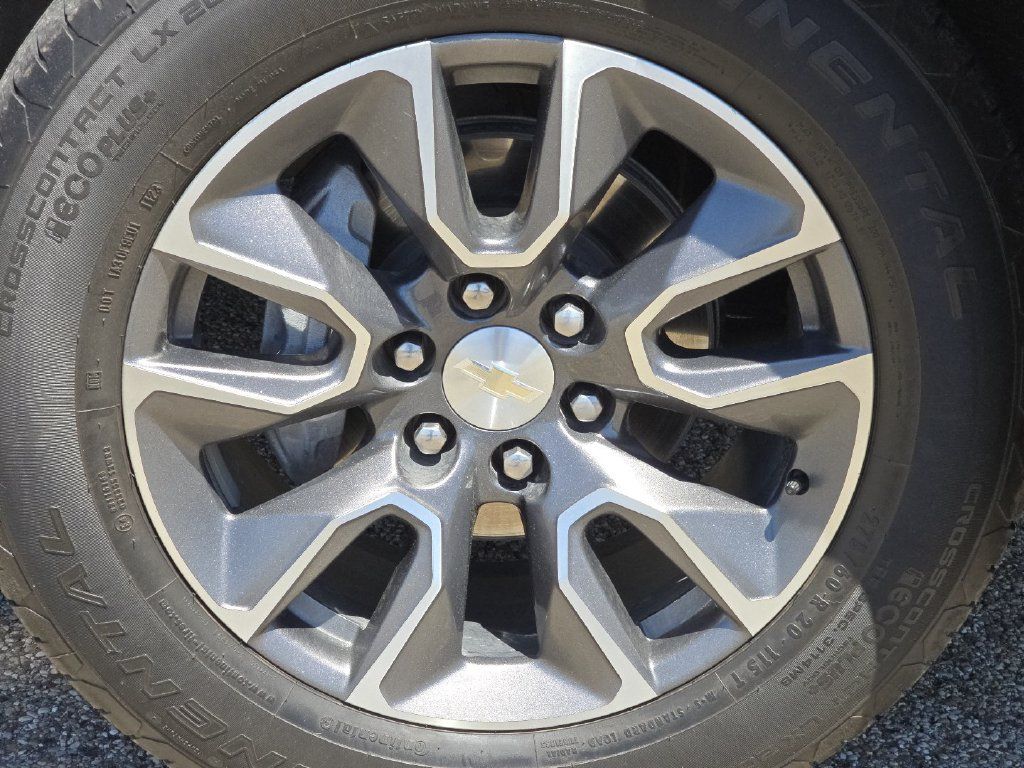 Used 2023 Chevrolet Tahoe LT w/ Luxury Package AWD/4WD image 14