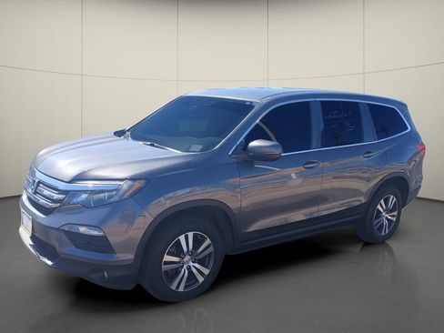 Used 2017 Honda Pilot EX image 3