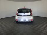 Used 2018 Kia Soul + image 5
