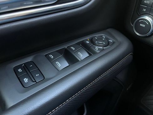 Used 2023 GMC Yukon AT4 AWD/4WD image 28