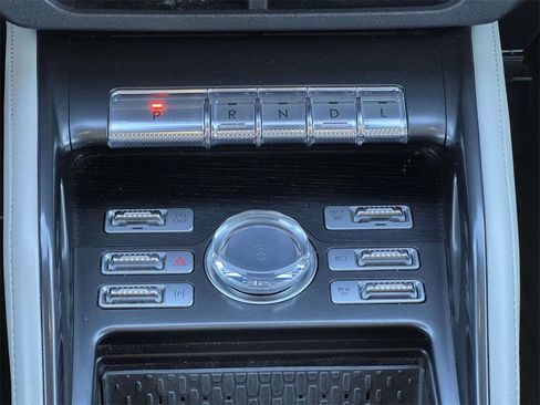 Used 2024 Lincoln Nautilus Reserve image 6