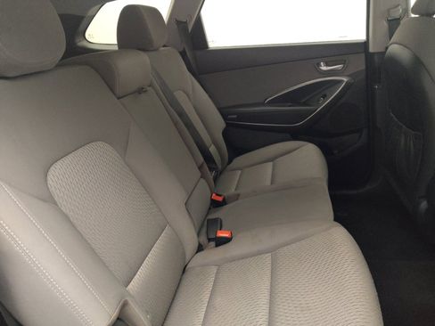 Used 2018 Hyundai Santa Fe SE w/ Cargo Package FWD image 19