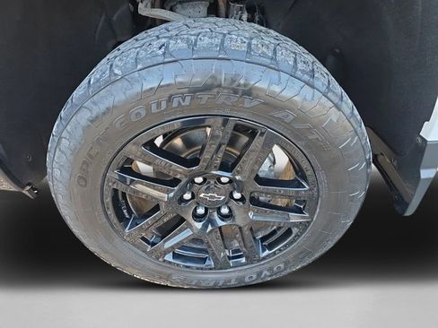 Used 2023 Chevrolet Silverado 1500 Custom Trail Boss w/ LPO, Dark Essentials Package AWD/4WD image 24