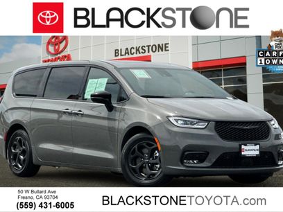Used 2023 Chrysler Pacifica Limited w/ S Appearance Package