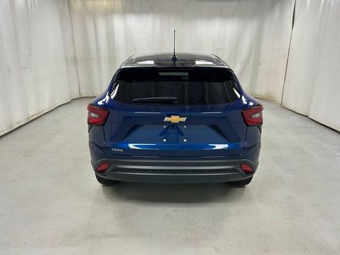 Used 2024 Chevrolet Trax LS w/ LS Convenience Package FWD image 6