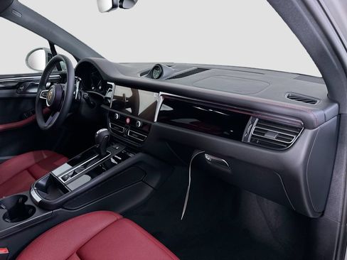 New 2026 Porsche Macan AWD/4WD image 31