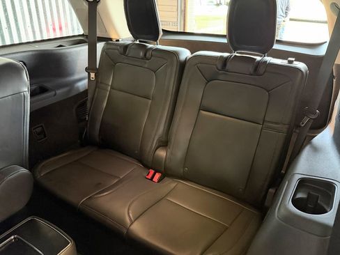 Used 2025 Lincoln Aviator Reserve w/ Equipment Group 201A image 19