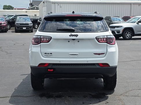 Used 2025 Jeep Compass Trailhawk AWD/4WD image 57