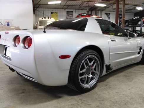 Used 2001 Chevrolet Corvette Z06 w/ Memory Pkg RWD image 6
