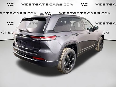 New 2025 Jeep Grand Cherokee Limited w/ Black Appearance Package image 8