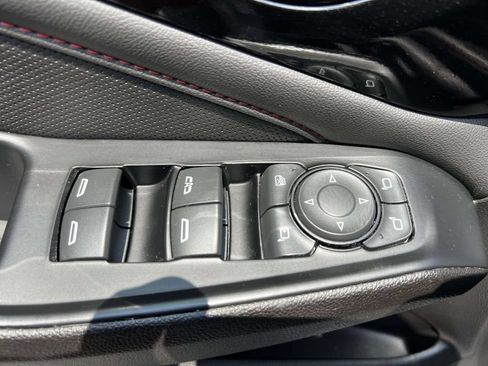 Used 2023 Chevrolet Traverse RS w/ LPO, Cargo Package AWD/4WD image 16