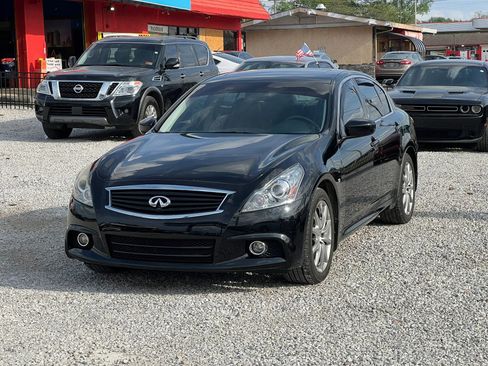 Used 2011 INFINITI G37 x Sedan w/ Premium Pkg image 3