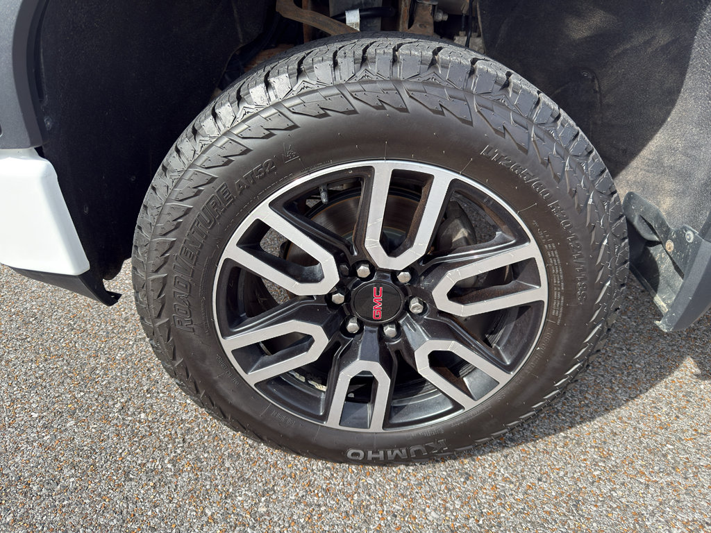 Used 2022 GMC Sierra 1500 AT4 w/ AT4 Premium Package AWD/4WD image 9