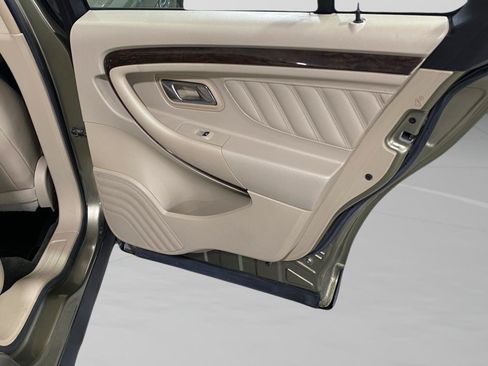 Used 2013 Ford Taurus Limited FWD image 27
