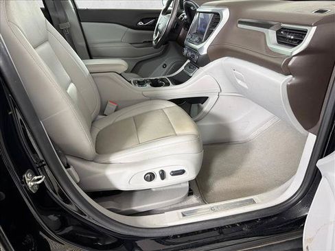 Used 2022 GMC Acadia SLT w/ Technology Package FWD image 15