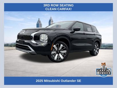 Used 2025 Mitsubishi Outlander SE
