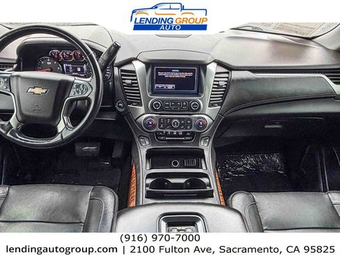 Used 2018 Chevrolet Suburban Premier AWD/4WD image 11