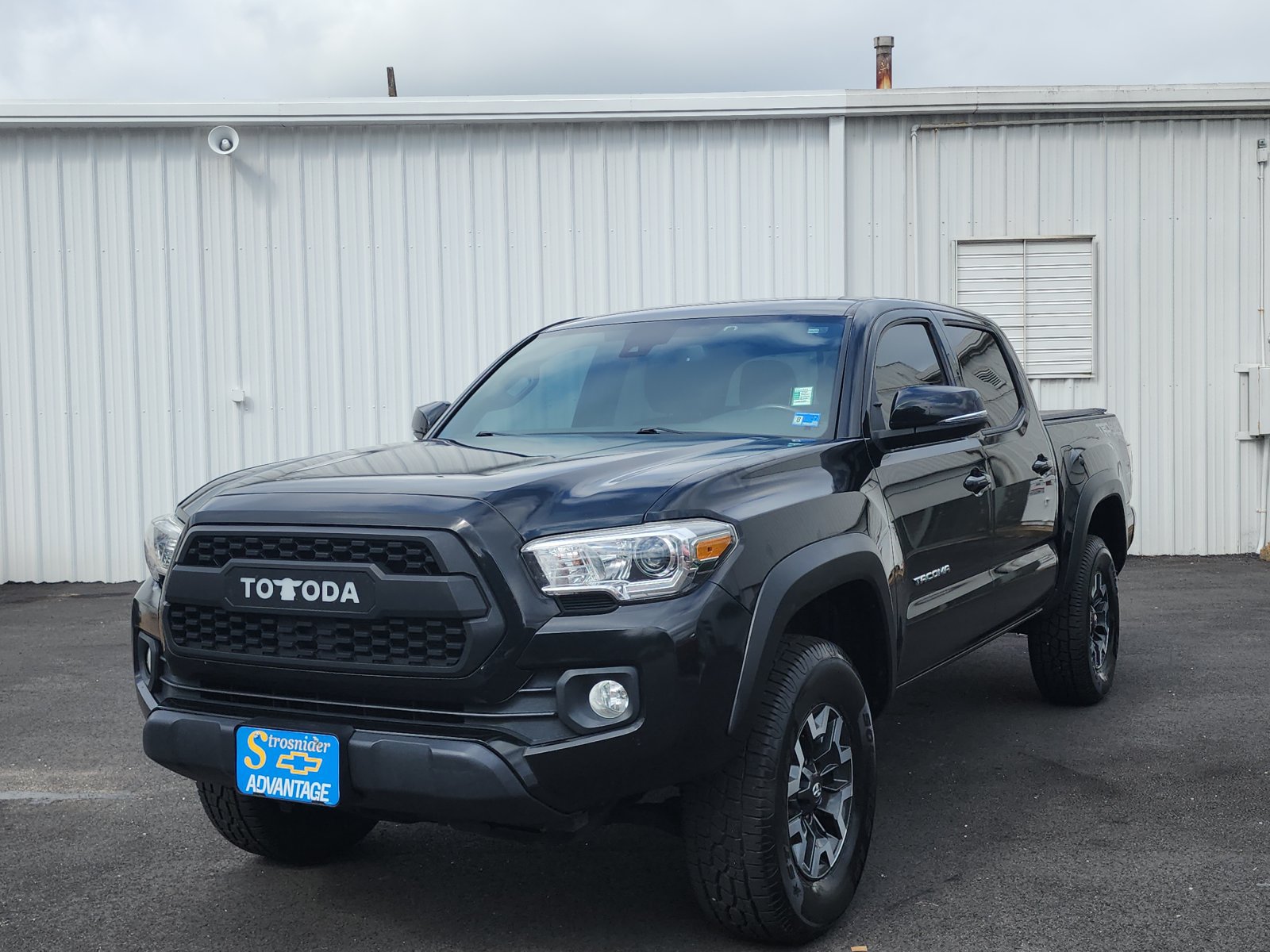 Used 2021 Toyota Tacoma TRD Off-Road w/ Technology Package AWD/4WD image 1