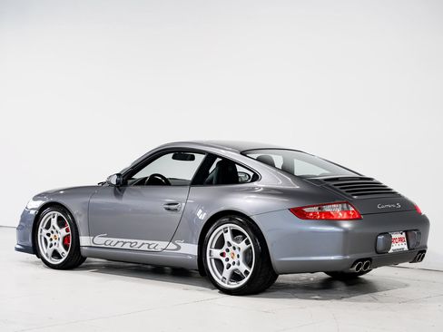 Used 2005 Porsche 911 Carrera S RWD image 8