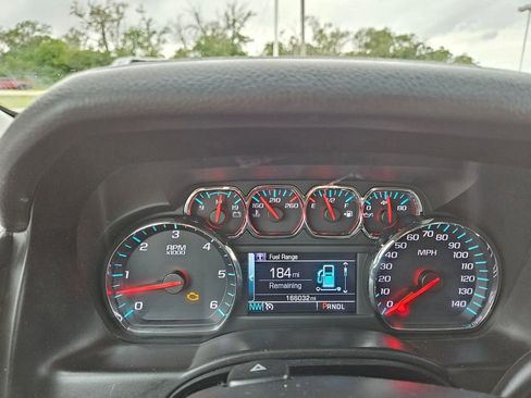 Used 2018 Chevrolet Suburban LT AWD/4WD image 10