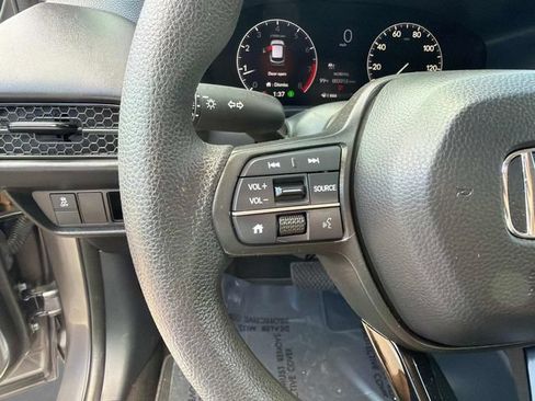Certified 2025 Honda HR-V LX image 33