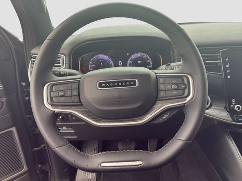 Used 2024 Jeep Wagoneer Series II w/ Flexible Seating Group AWD/4WD image 15