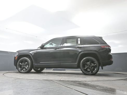 New 2026 Jeep Grand Cherokee Limited w/ Limited Altitude Package AWD/4WD image 42