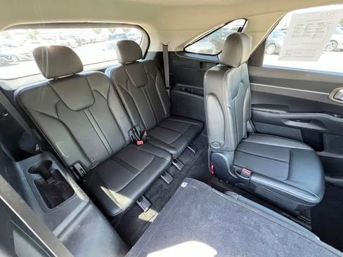 Used 2021 Kia Sorento EX w/ Panoramic Sunroof Package AWD/4WD image 17