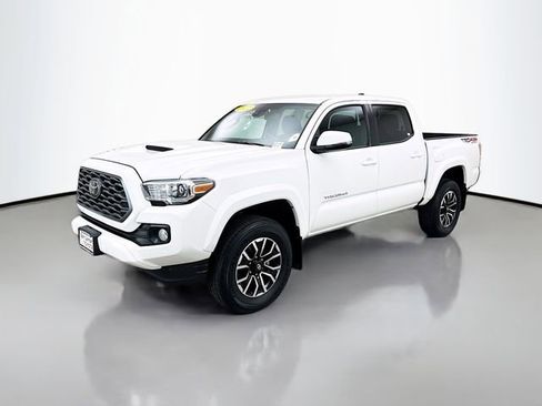 Used 2022 Toyota Tacoma TRD Sport image 3