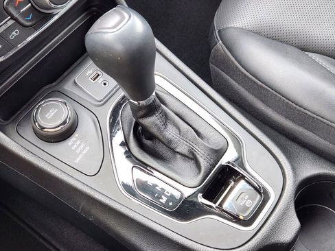 Certified 2023 Jeep Cherokee Altitude Lux image 23