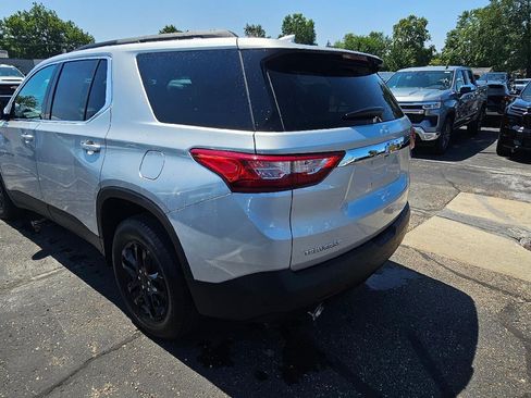 Used 2020 Chevrolet Traverse LT w/ Driver Confidence II Package FWD image 5