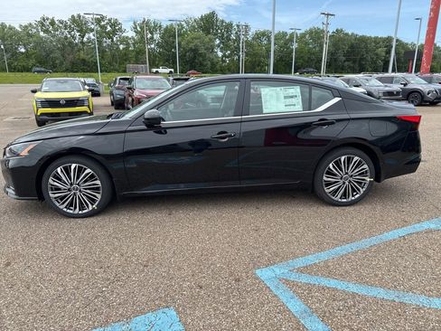 New 2026 Nissan Altima 2.5 SV w/ SV Premium Package FWD image 4