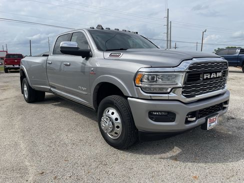 Used 2020 RAM 3500 Limited image 2