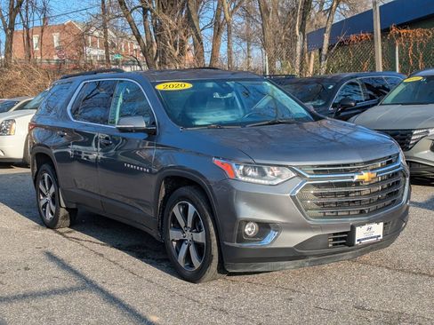 Used 2020 Chevrolet Traverse LT w/ LT Premium Package AWD/4WD image 8